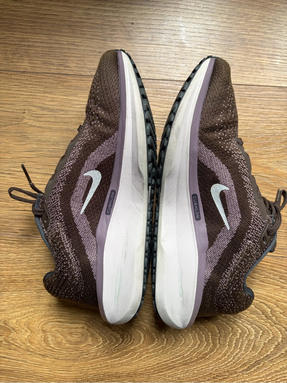 Women’s Nike Winflo 11 in Brown & Purple, sz 6.5